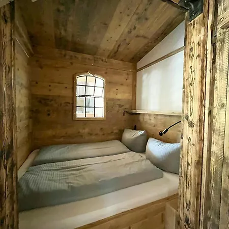 Charming Hideaway With Garden Sauna Сasa de vacaciones