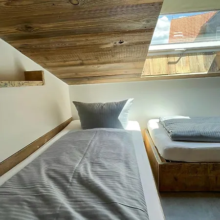 Сasa de vacaciones Charming Hideaway With Garden Sauna *