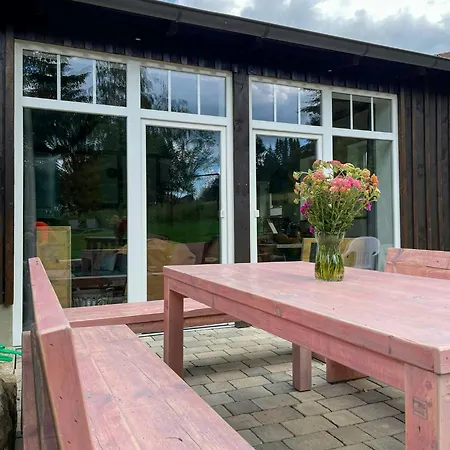 Charming Hideaway With Garden Sauna