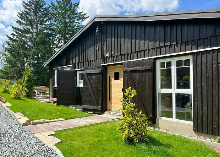 Дом отдыха Charming Hideaway With Garden Sauna *