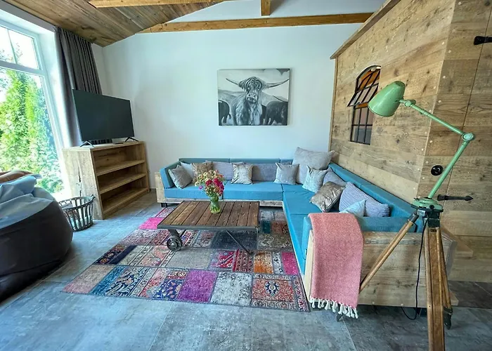 Charming Hideaway With Garden Sauna Дом отдыха